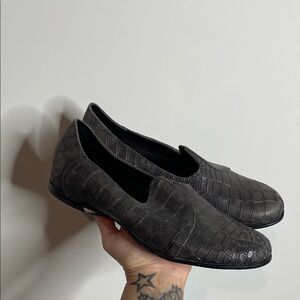 SOLD CYDWOQ | Women’s Handmade in USA Croc Embossed Flats Size 9